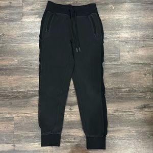 Lululemon joggers size 4